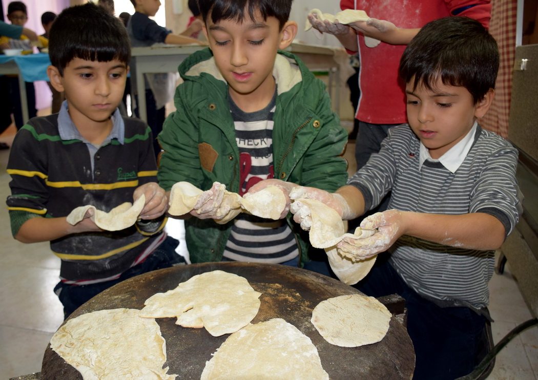 نانوايي دانش آموزان اول شكوفه