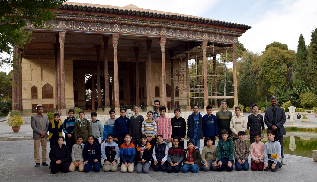 اصفهان گردی پایه ششم بازدید از کاخ چهلستون