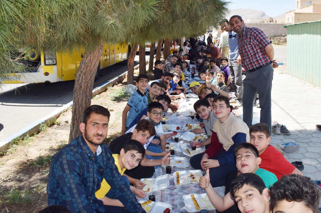 اردوی شبی در مدرسه گلاب گیری ، مشهداردهال، غار نخجیر-پایه پنجم	